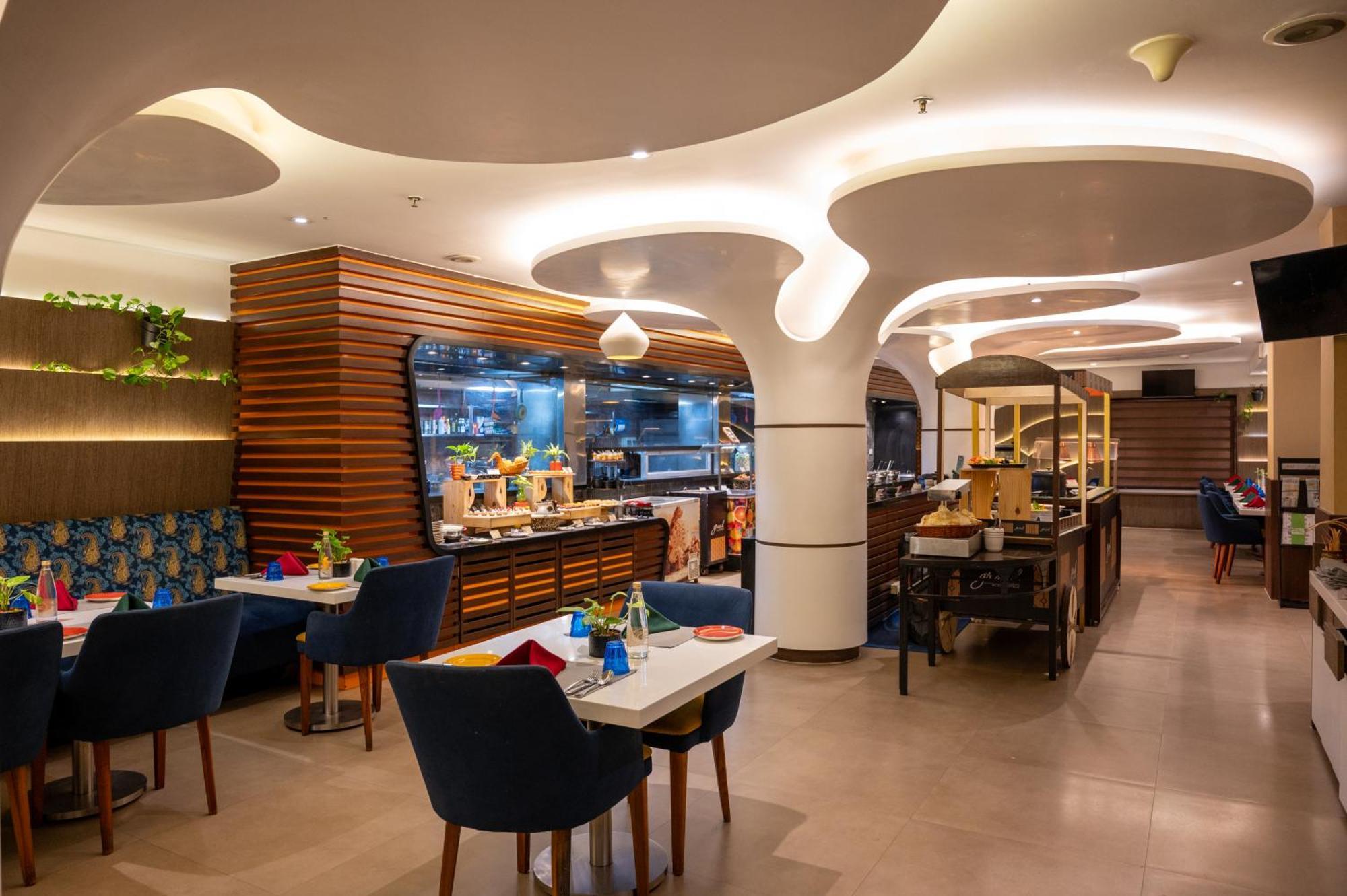 Grand Kakinada by GRT Hotels Bagian luar foto
