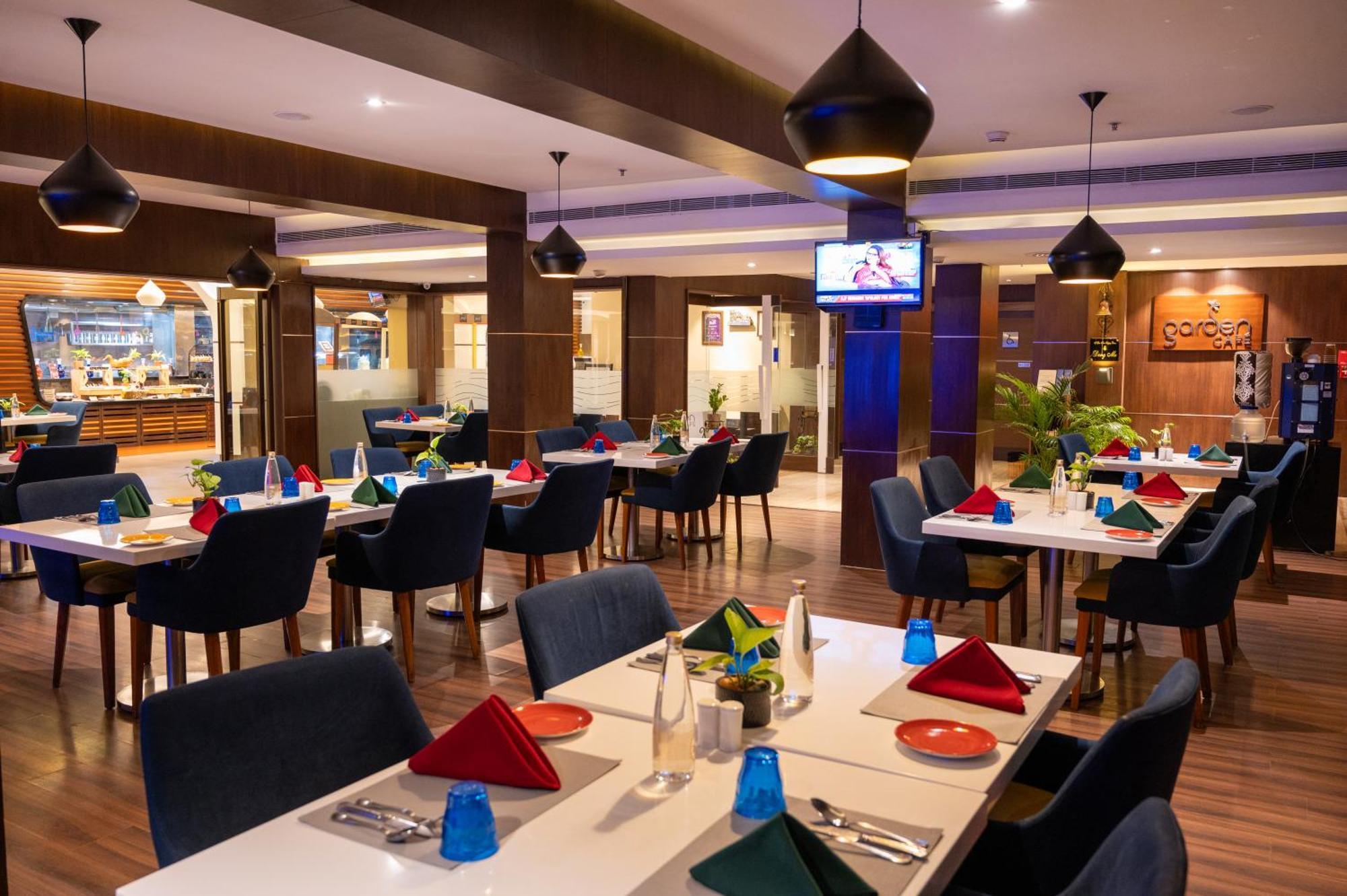 Grand Kakinada by GRT Hotels Bagian luar foto