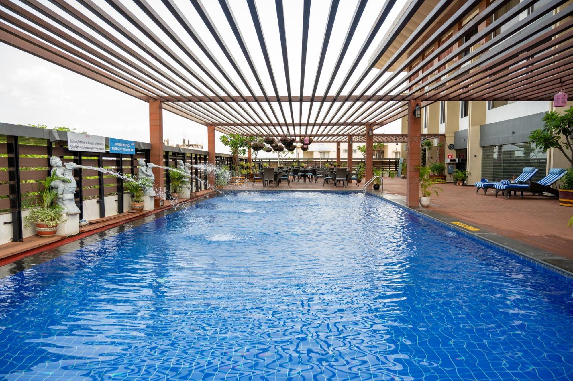 Grand Kakinada by GRT Hotels Bagian luar foto