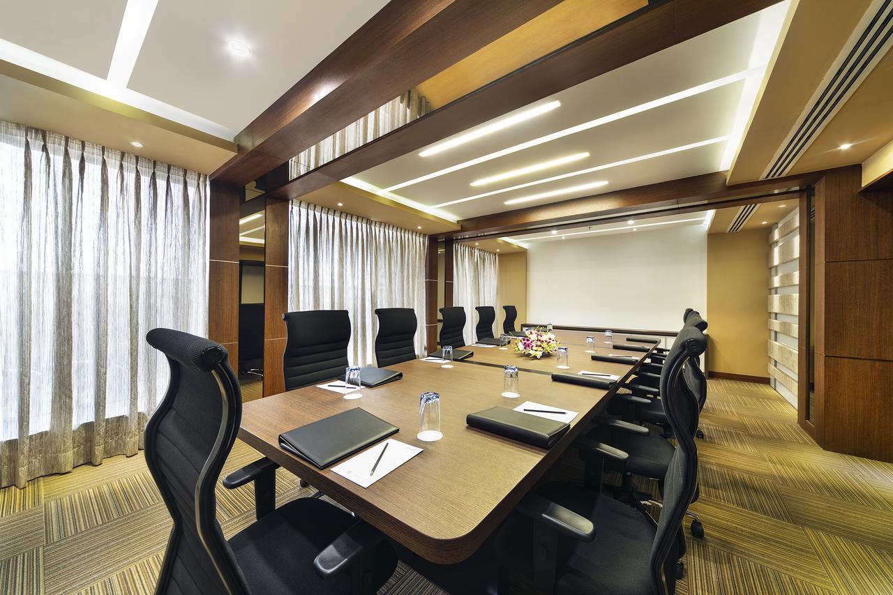 Grand Kakinada by GRT Hotels Bagian luar foto