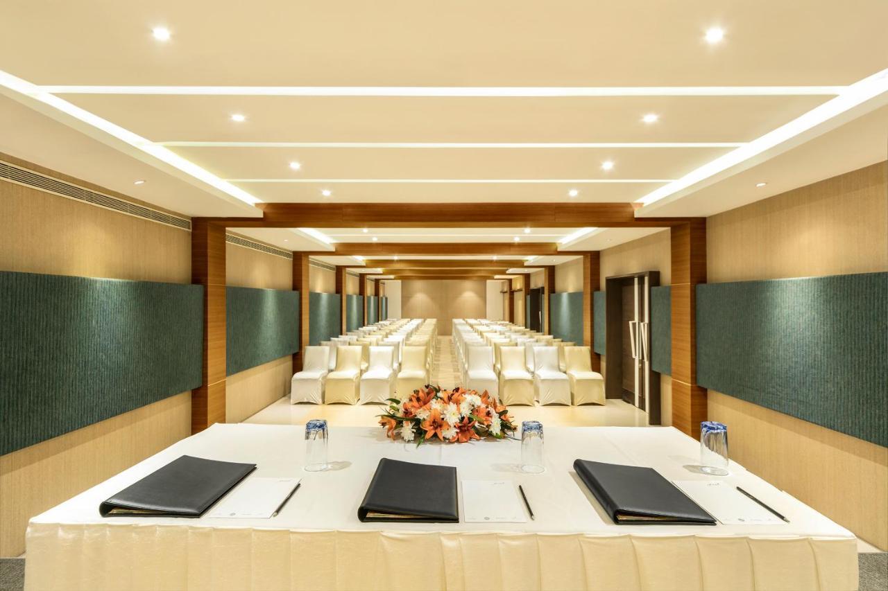 Grand Kakinada by GRT Hotels Bagian luar foto